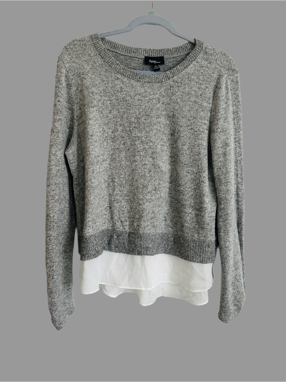 Amywear Gray Crewneck Sweater with Faux-Layered Hem🤩
